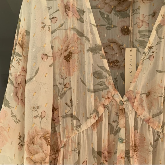 lovestitch Dresses & Skirts - NWT Lovestitch Floral Dress